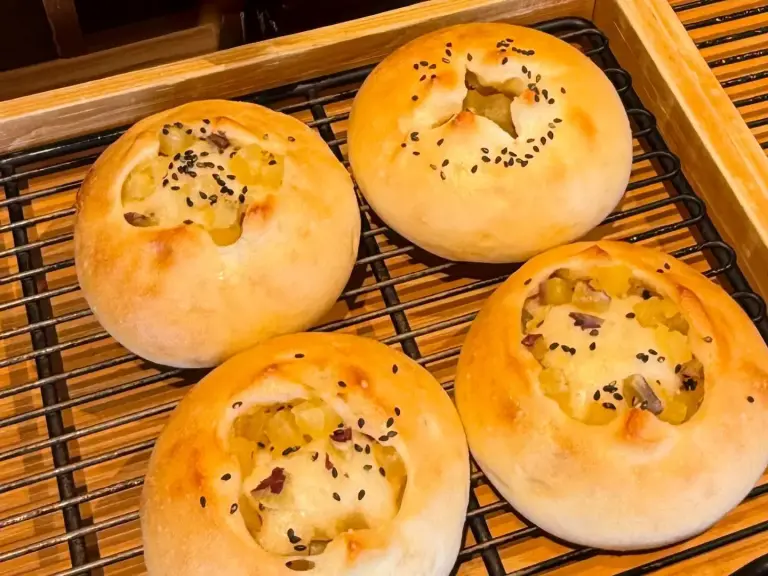 【新作パン】おさつバター登場